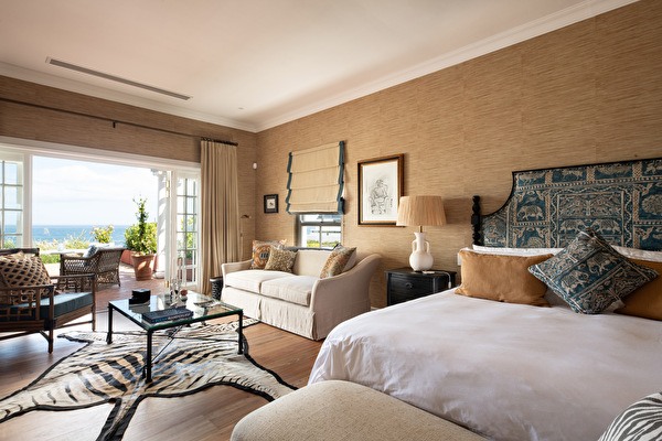 Luxury suite in Hermanus with a view of whales for a perfect holiday in Africa